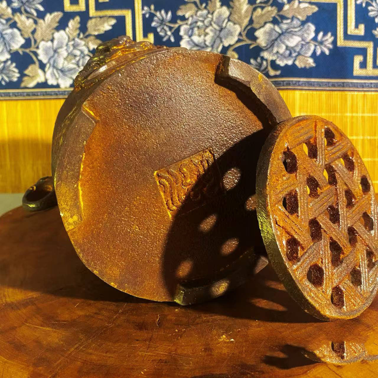 vesselofzen-Lion Guarding Zen Mind, Wabi-Sabi Incense Burner