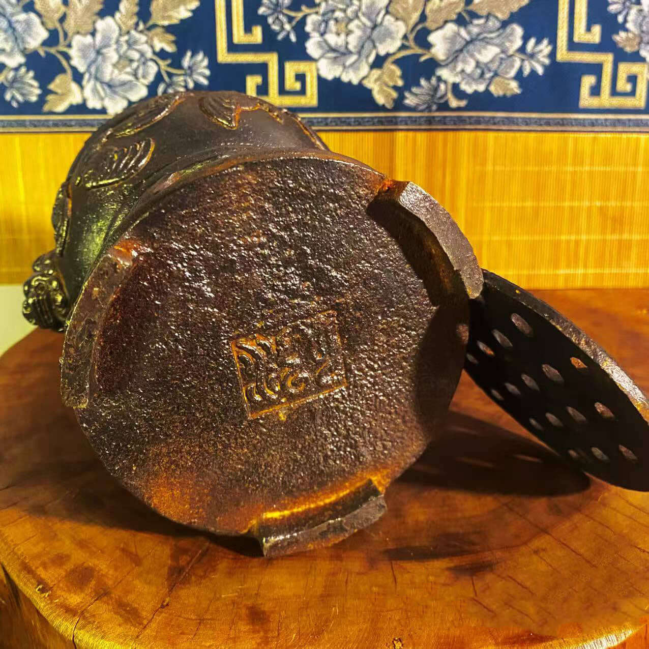 vesselofzen-Antique-style Phoenix Pattern Lion Ear Charcoal Stove