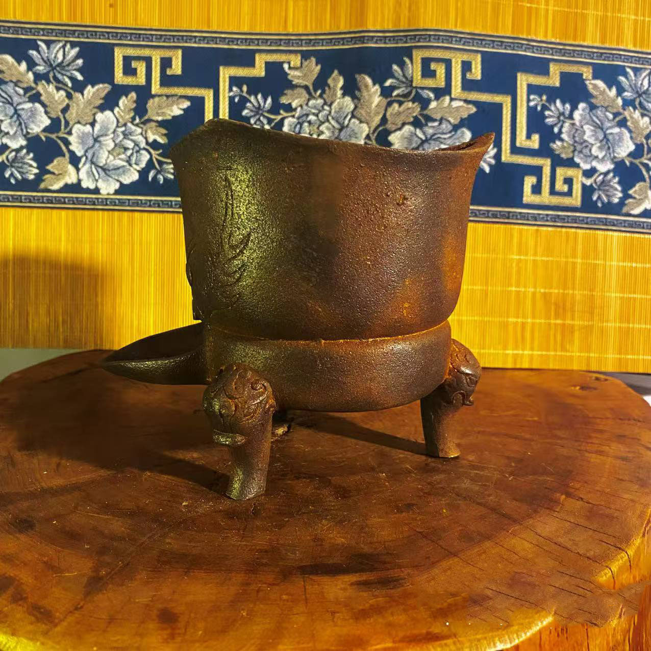 vesselofzen charcoal stove with ancient Zen-inspired design