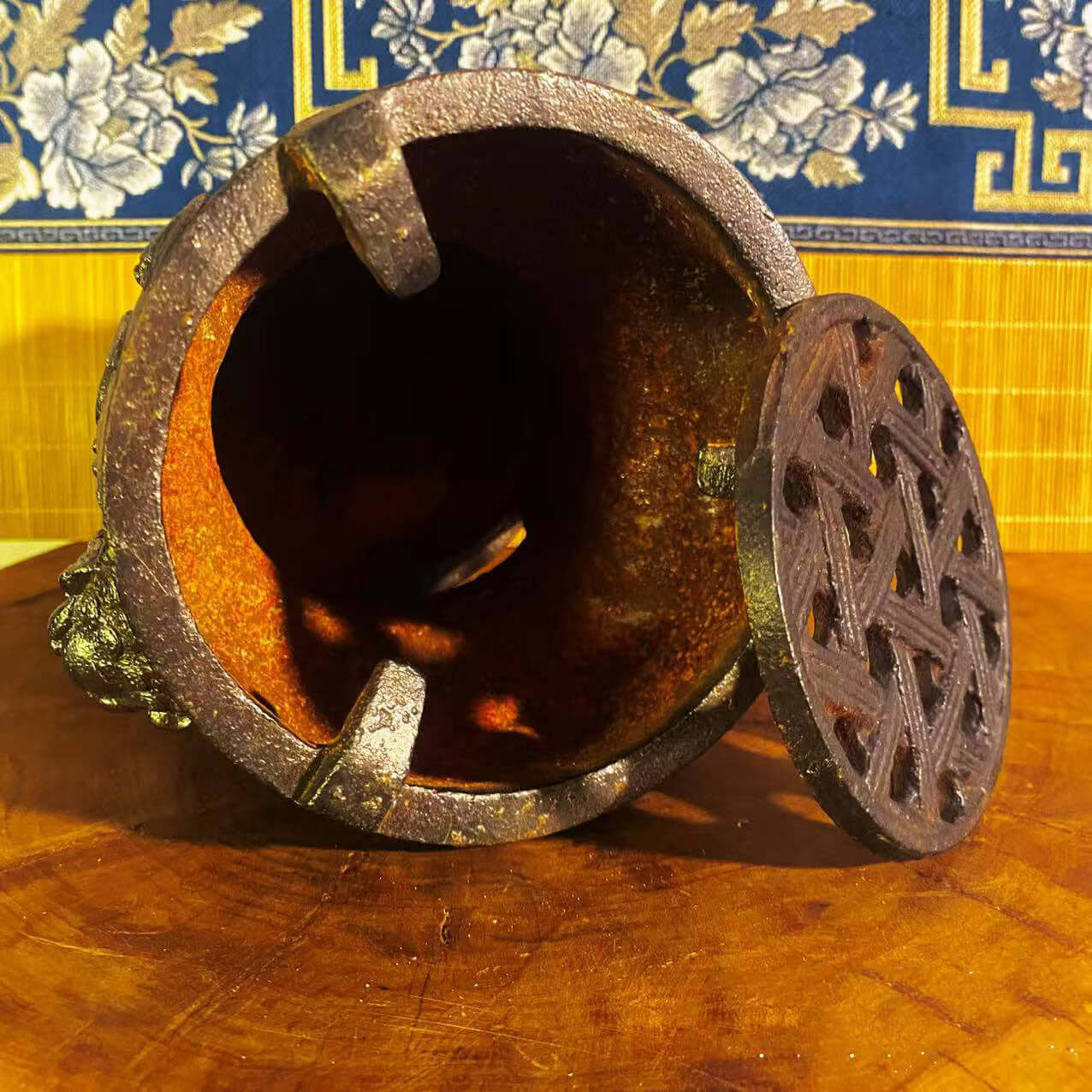 vesselofzen-Antique-style Phoenix Pattern Lion Ear Charcoal Stove