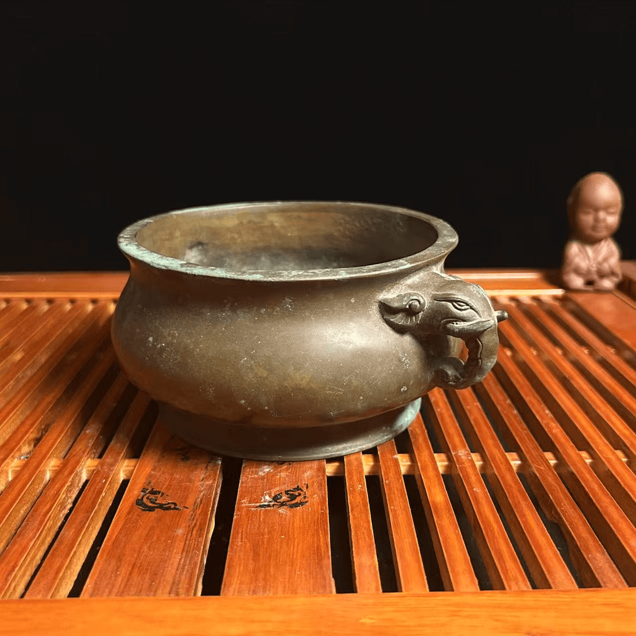 vesselofzen Elephant-headed incense burner (1.3kg)