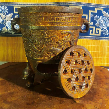 vesselofzen-Antique-style animal-foot charcoal stove with dragon pattern and Zen style