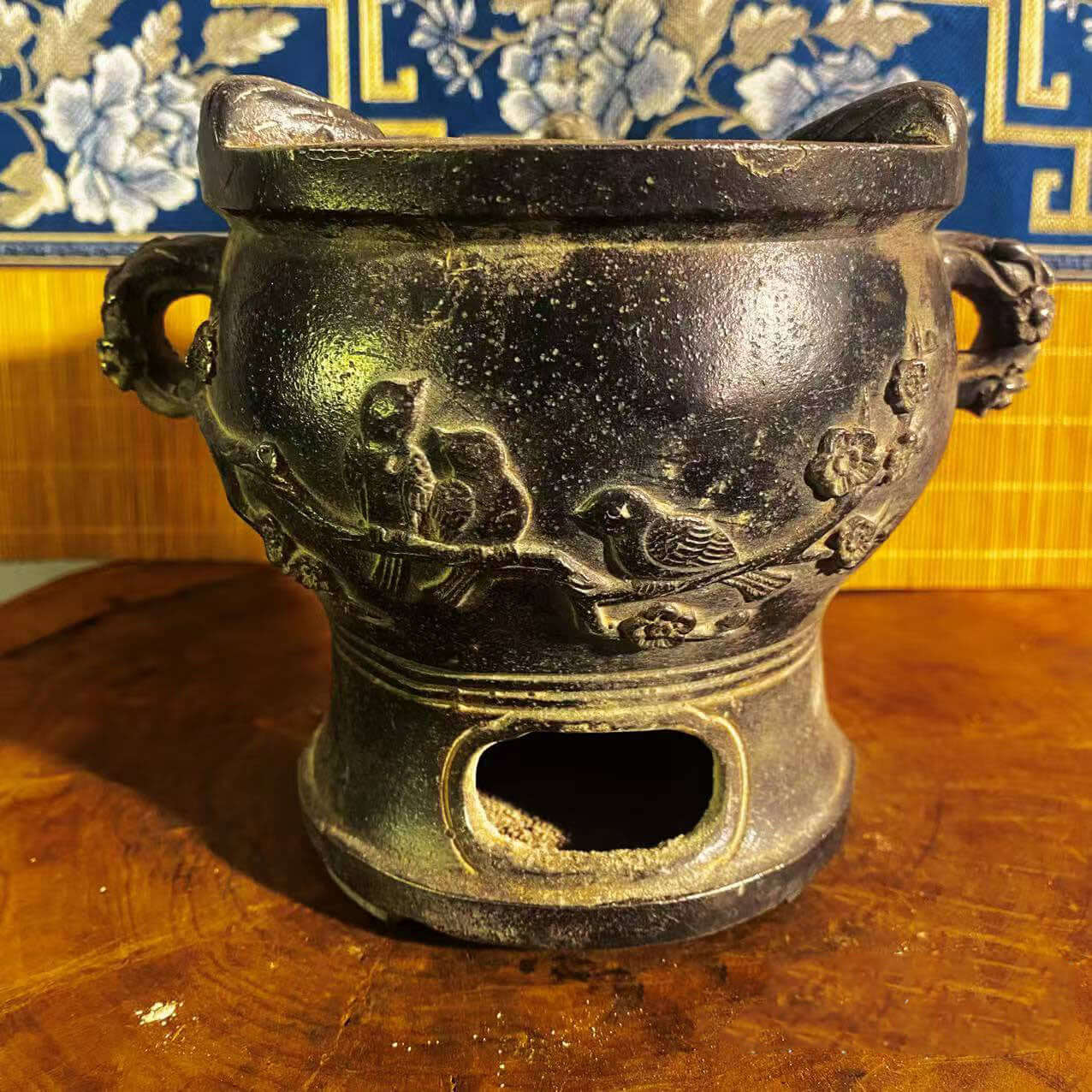 vesselofzen-Antique-style bird song plum branch charcoal stove