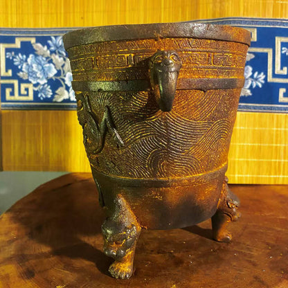 vesselofzen-Antique-style animal-foot charcoal stove with dragon pattern and Zen style