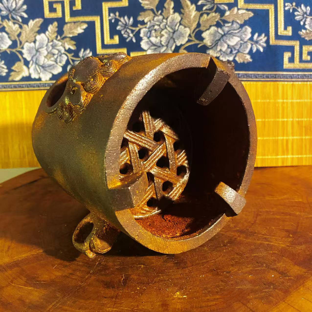 vesselofzen-Lion Guarding Zen Mind, Wabi-Sabi Incense Burner