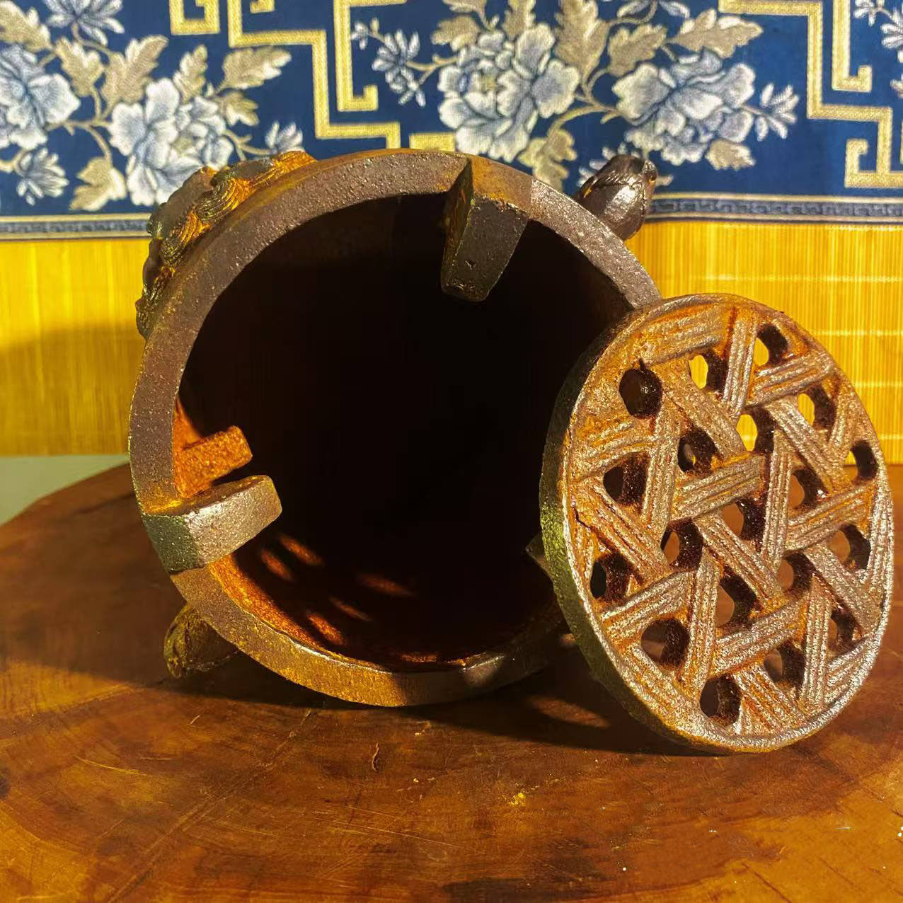 vesselofzen-Lion Guarding Zen Mind, Wabi-Sabi Incense Burner